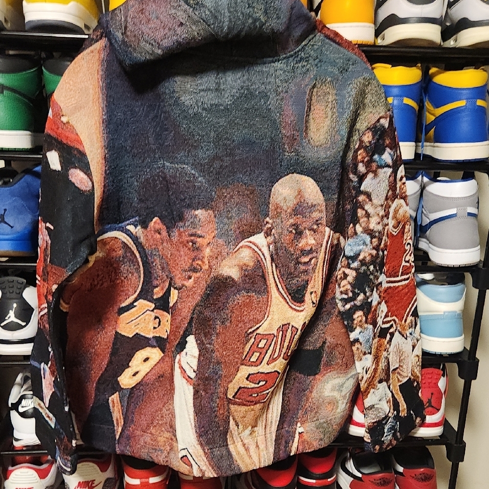 Men's Basketball Graphic Sweater - Picture 2 of 2